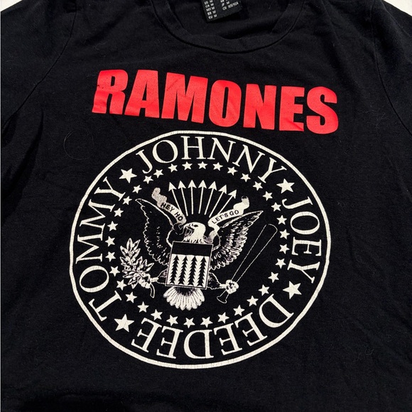Women’s Ramones Crop top Medium - Picture 2 of 3